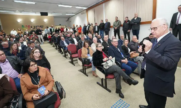 Capão Bonito do Sul reafirma compromisso com a “Primeira Infância Melhor” ao assinar termo durante encontro regional